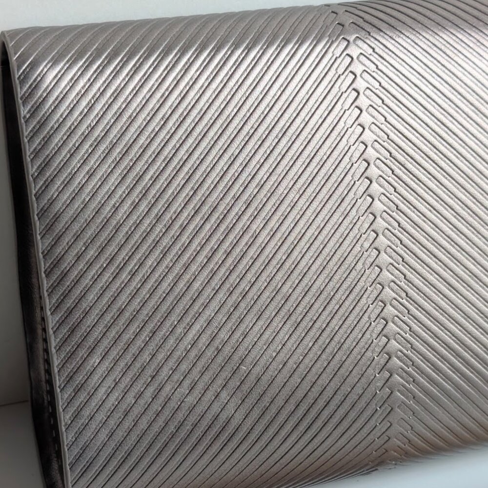 AMPM Silver Faux Leather Zehra Metallic Linear Pattern Clutch - Picture 11 of 13